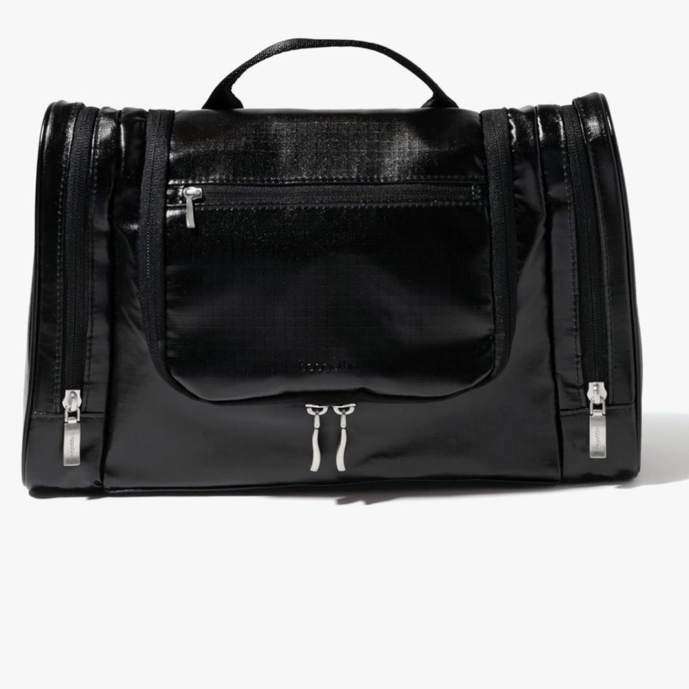 Nearly new hanging toiletry bag for travel